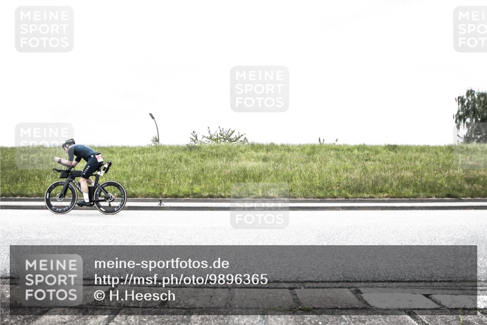 21.06.2026 - 29. Vierlanden-Triathlon H.Heesch http://msf.ph/oto/9896365 21.06.2026 09:54:37 Radfahren 4, 99, 141, 186, 226 meine-sportfotos.de