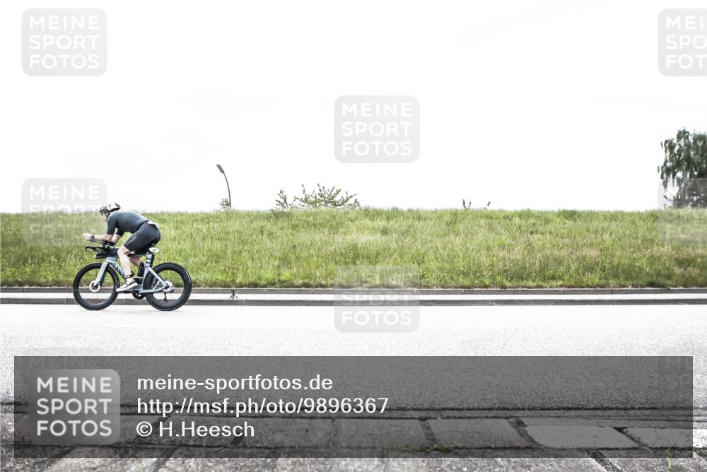 21.06.2026 - 29. Vierlanden-Triathlon H.Heesch http://msf.ph/oto/9896367 21.06.2026 09:54:42 Radfahren 99, 141, 186 meine-sportfotos.de
