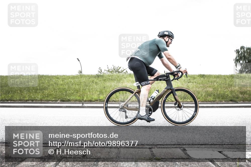 21.06.2026 - 29. Vierlanden-Triathlon H.Heesch http://msf.ph/oto/9896377 21.06.2026 09:54:58 Radfahren 128, 148, 292, 293 meine-sportfotos.de