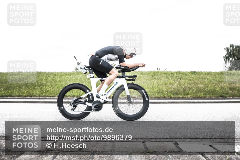 21.06.2026 - 29. Vierlanden-Triathlon H.Heesch http://msf.ph/oto/9896379 21.06.2026 09:55:00 Radfahren 128, 148, 292, 293 meine-sportfotos.de