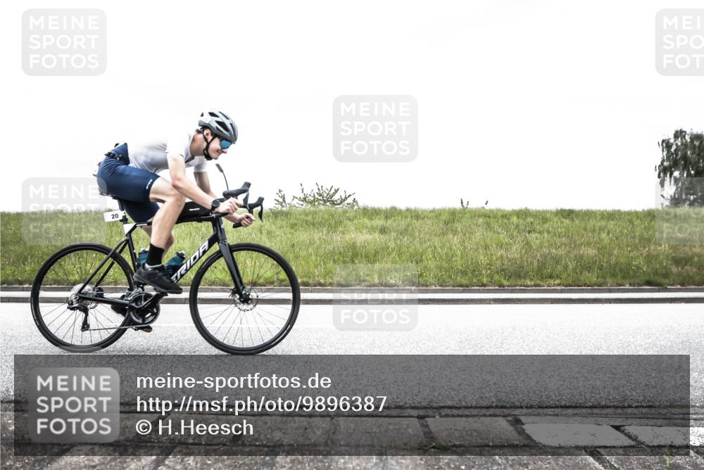 21.06.2026 - 29. Vierlanden-Triathlon H.Heesch http://msf.ph/oto/9896387 21.06.2026 09:55:22 Radfahren 20, 260 meine-sportfotos.de