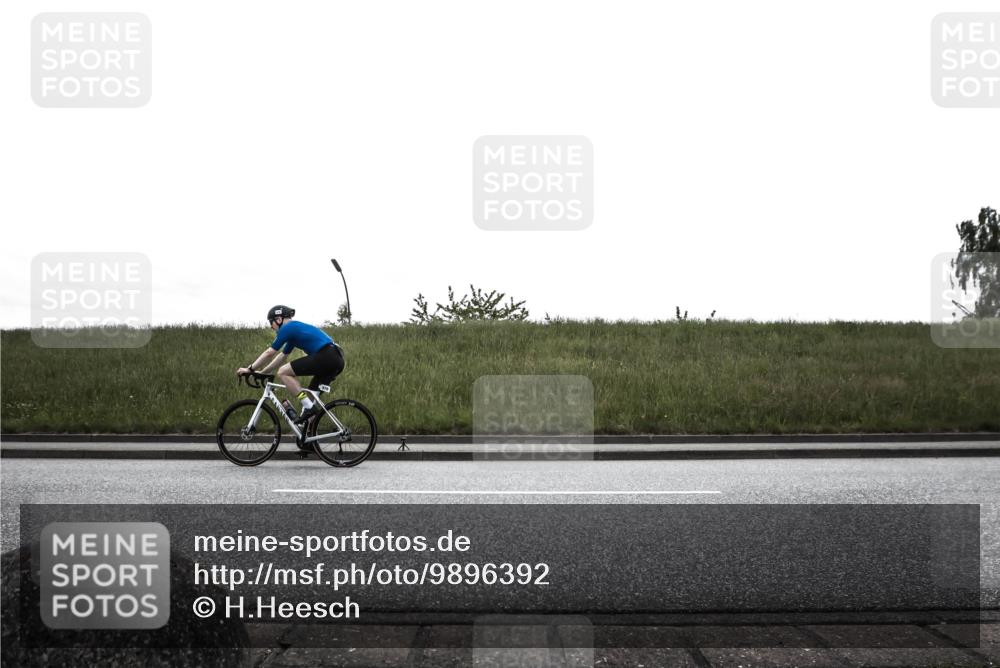 21.06.2026 - 29. Vierlanden-Triathlon H.Heesch http://msf.ph/oto/9896392 21.06.2026 12:36:58 Radfahren 670 meine-sportfotos.de