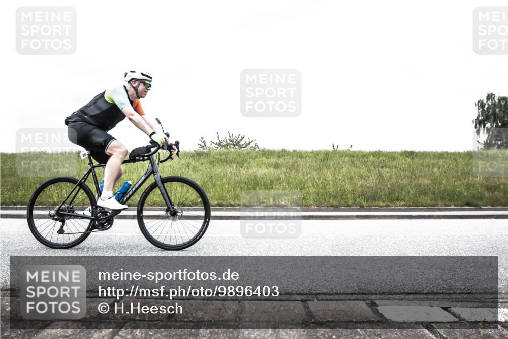 21.06.2026 - 29. Vierlanden-Triathlon H.Heesch http://msf.ph/oto/9896403 21.06.2026 09:56:35 Radfahren 103, 259, 291 meine-sportfotos.de