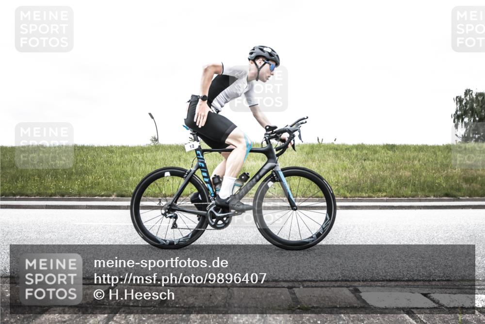 21.06.2026 - 29. Vierlanden-Triathlon H.Heesch http://msf.ph/oto/9896407 21.06.2026 09:56:45 Radfahren 12, 13, 174, 239, 259 meine-sportfotos.de