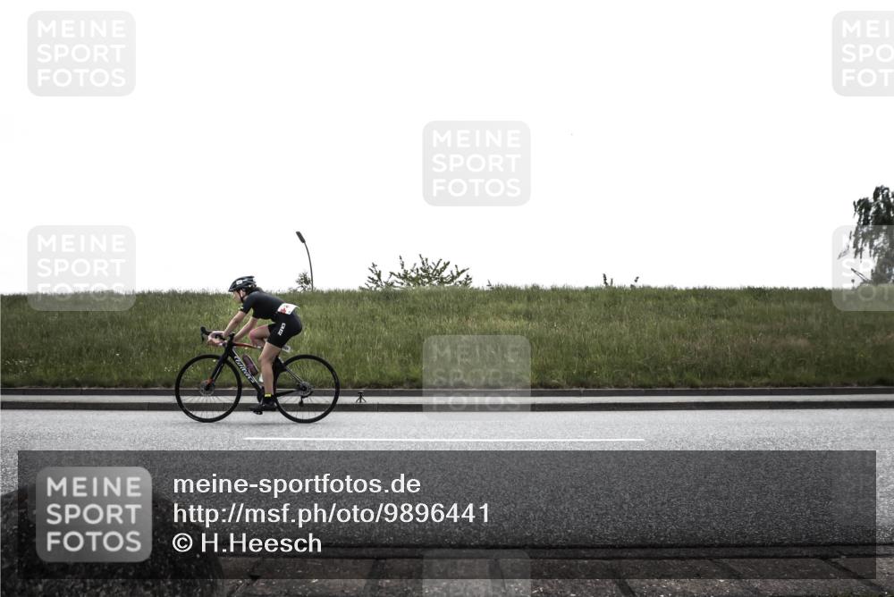 21.06.2026 - 29. Vierlanden-Triathlon H.Heesch http://msf.ph/oto/9896441 21.06.2026 12:41:42 Radfahren 237, 296 meine-sportfotos.de