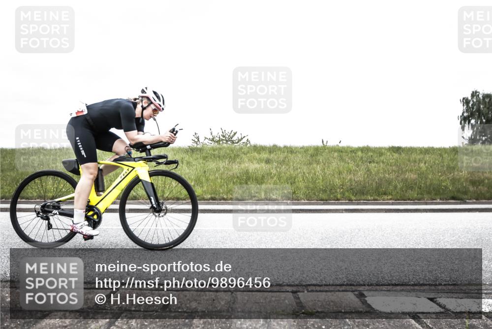 21.06.2026 - 29. Vierlanden-Triathlon H.Heesch http://msf.ph/oto/9896456 21.06.2026 09:58:58 Radfahren 7, 38, 272 meine-sportfotos.de