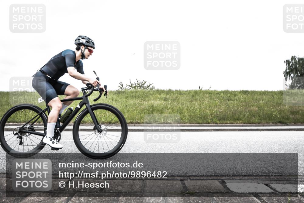 21.06.2026 - 29. Vierlanden-Triathlon H.Heesch http://msf.ph/oto/9896482 21.06.2026 09:59:53 Radfahren 131, 196, 221, 377 meine-sportfotos.de