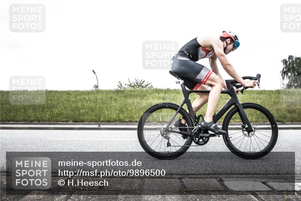 21.06.2026 - 29. Vierlanden-Triathlon H.Heesch http://msf.ph/oto/9896500 21.06.2026 10:01:21 Radfahren 43, 108, 378, 382 meine-sportfotos.de