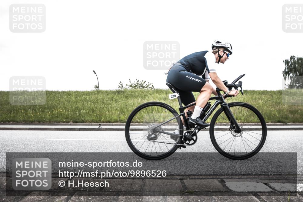 21.06.2026 - 29. Vierlanden-Triathlon H.Heesch http://msf.ph/oto/9896526 21.06.2026 10:02:13 Radfahren 55, 78, 265, 273, 280, 301 meine-sportfotos.de
