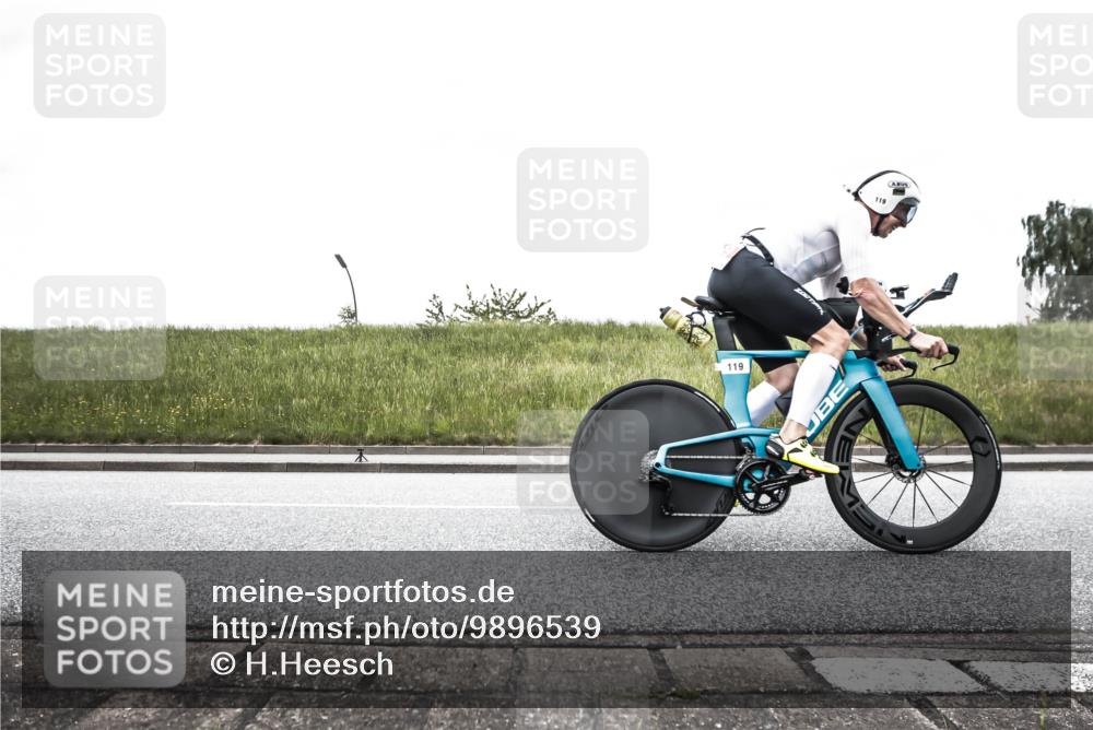 21.06.2026 - 29. Vierlanden-Triathlon H.Heesch http://msf.ph/oto/9896539 21.06.2026 10:02:26 Radfahren 4, 72, 118, 119, 141, 186, 339 meine-sportfotos.de