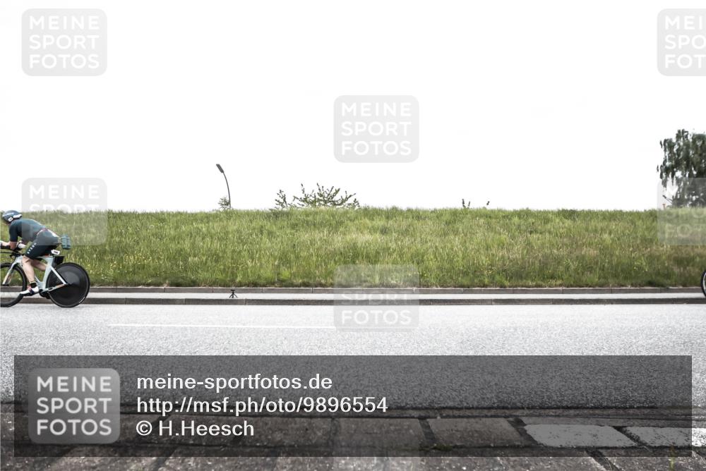 21.06.2026 - 29. Vierlanden-Triathlon H.Heesch http://msf.ph/oto/9896554 21.06.2026 10:02:47 Radfahren 56, 139, 179, 198, 245, 367 meine-sportfotos.de