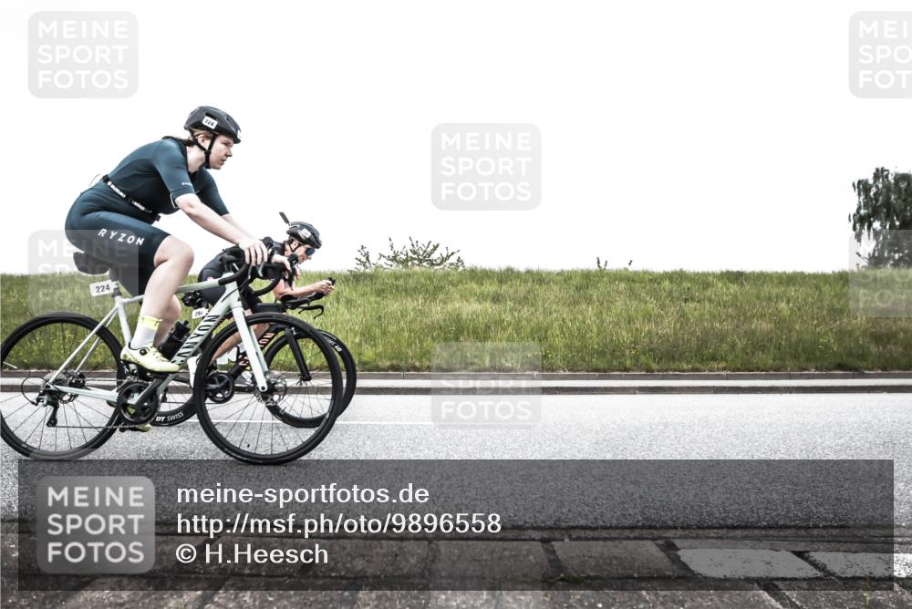 21.06.2026 - 29. Vierlanden-Triathlon H.Heesch http://msf.ph/oto/9896558 21.06.2026 10:02:54 Radfahren 139, 179, 224, 294 meine-sportfotos.de