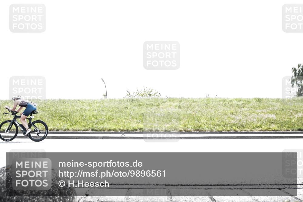21.06.2026 - 29. Vierlanden-Triathlon H.Heesch http://msf.ph/oto/9896561 21.06.2026 12:57:31 Radfahren 985, 1000, 1017 meine-sportfotos.de