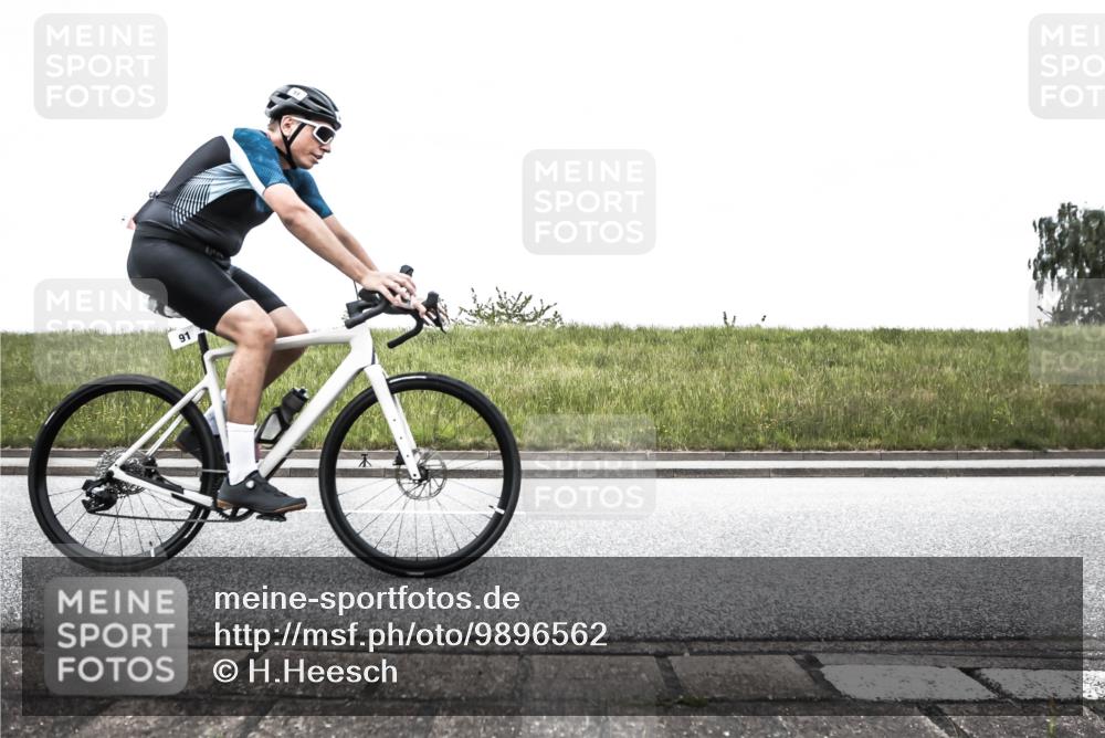 21.06.2026 - 29. Vierlanden-Triathlon H.Heesch http://msf.ph/oto/9896562 21.06.2026 10:03:02 Radfahren 91, 232, 266, 276 meine-sportfotos.de