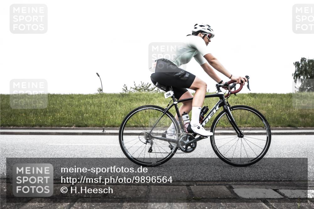 21.06.2026 - 29. Vierlanden-Triathlon H.Heesch http://msf.ph/oto/9896564 21.06.2026 10:03:04 Radfahren 91, 232, 266, 276 meine-sportfotos.de