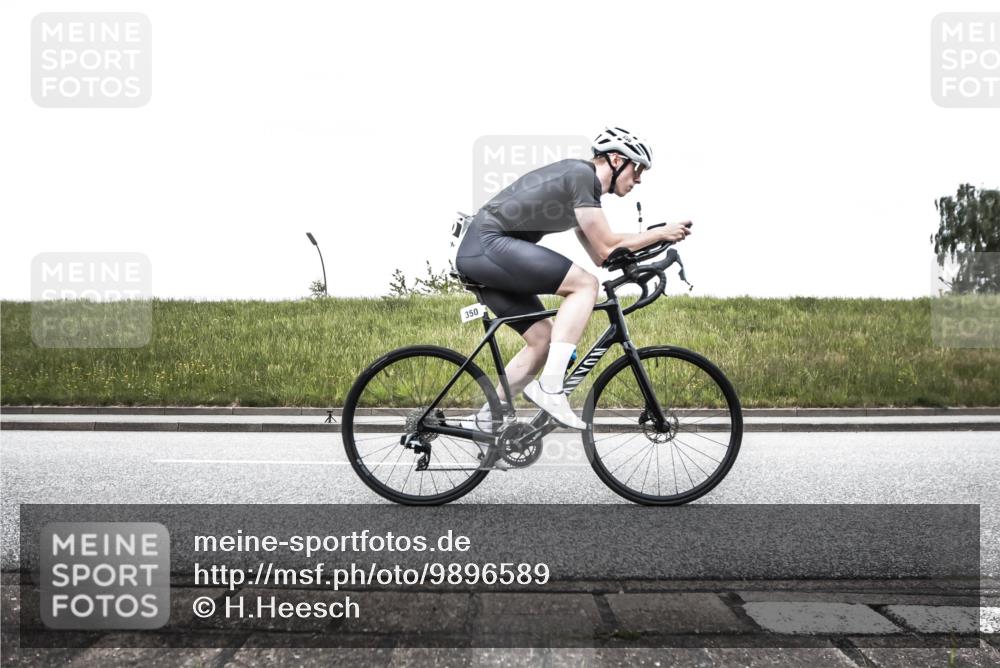 21.06.2026 - 29. Vierlanden-Triathlon H.Heesch http://msf.ph/oto/9896589 21.06.2026 10:04:23 Radfahren 44, 75, 90, 260, 324, 350, 379 meine-sportfotos.de