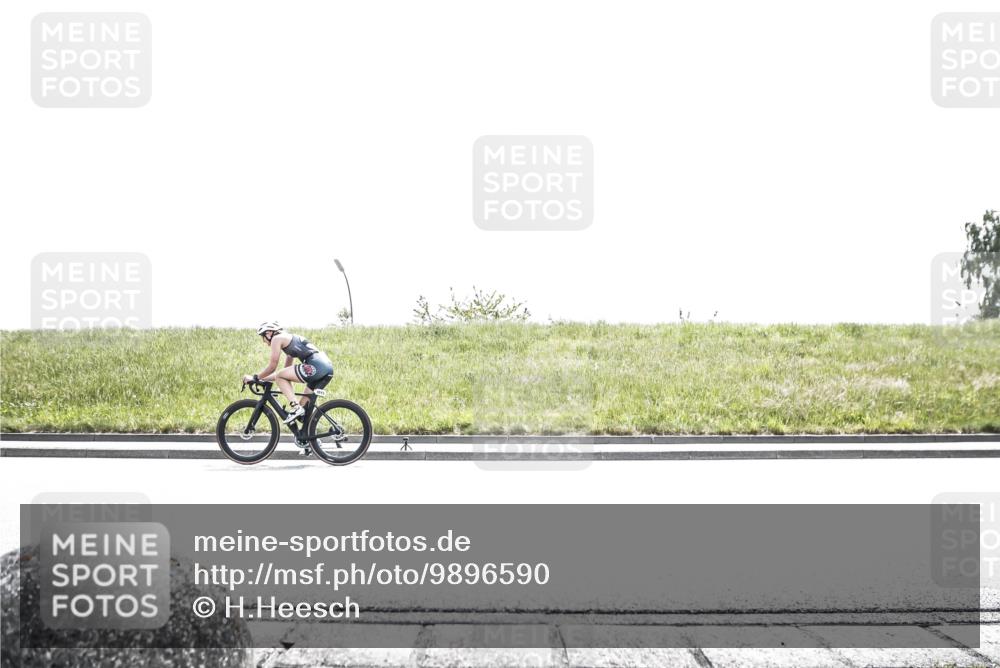 21.06.2026 - 29. Vierlanden-Triathlon H.Heesch http://msf.ph/oto/9896590 21.06.2026 13:00:21 Radfahren 997, 1015 meine-sportfotos.de