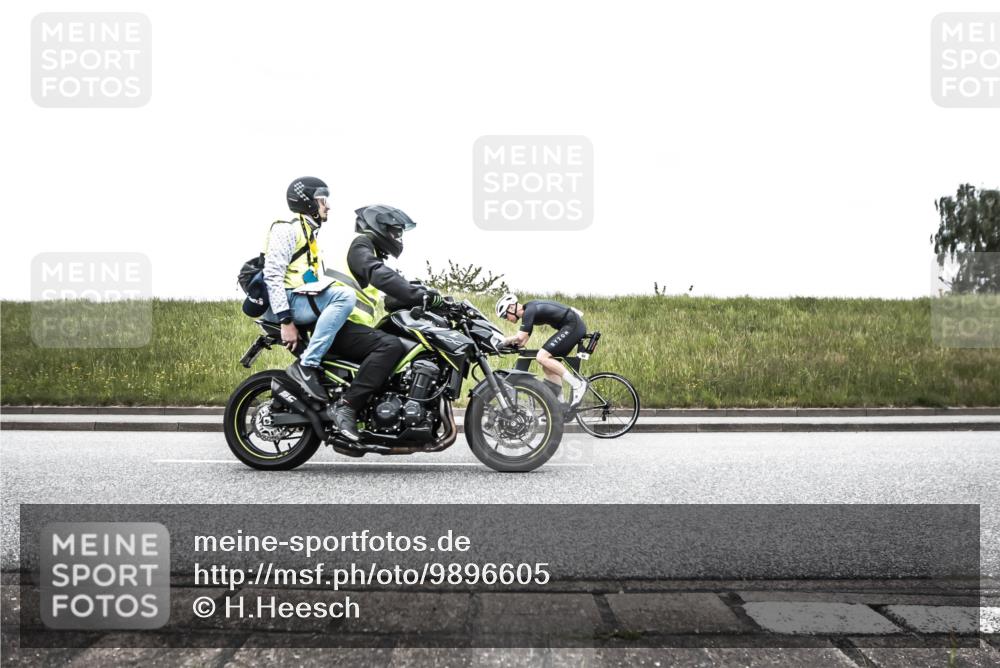 21.06.2026 - 29. Vierlanden-Triathlon H.Heesch http://msf.ph/oto/9896605 21.06.2026 10:04:53 Radfahren 86, 174, 329, 332, 352, 365 meine-sportfotos.de