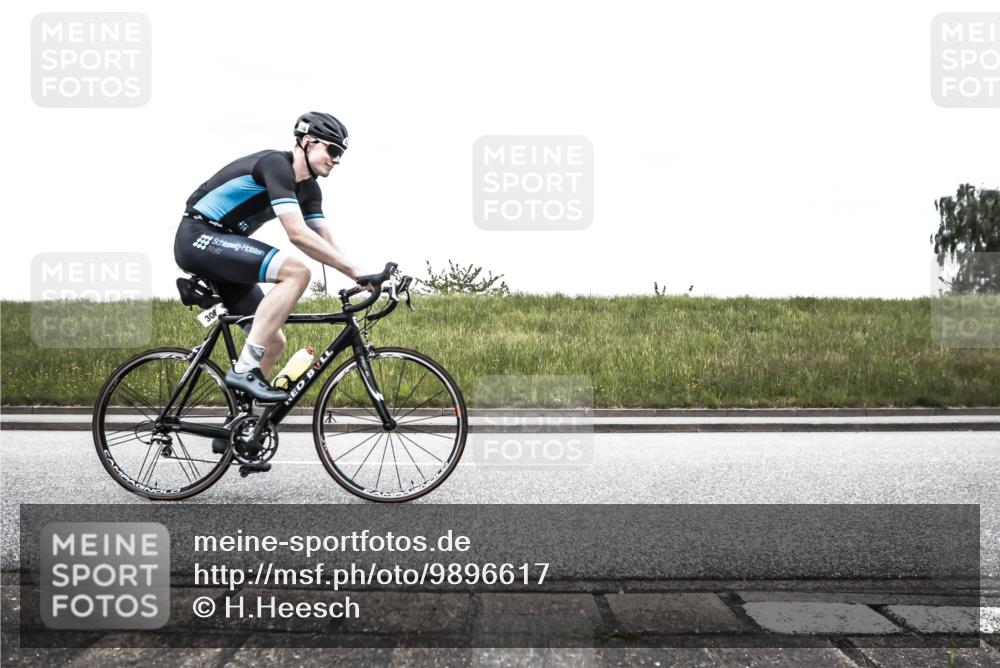 21.06.2026 - 29. Vierlanden-Triathlon H.Heesch http://msf.ph/oto/9896617 21.06.2026 10:05:05 Radfahren 130, 264, 292, 308, 323, 326, 332 meine-sportfotos.de