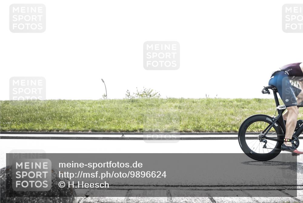 21.06.2026 - 29. Vierlanden-Triathlon H.Heesch http://msf.ph/oto/9896624 21.06.2026 13:02:08 Radfahren 982, 1022, 1047, 1065, 1087 meine-sportfotos.de