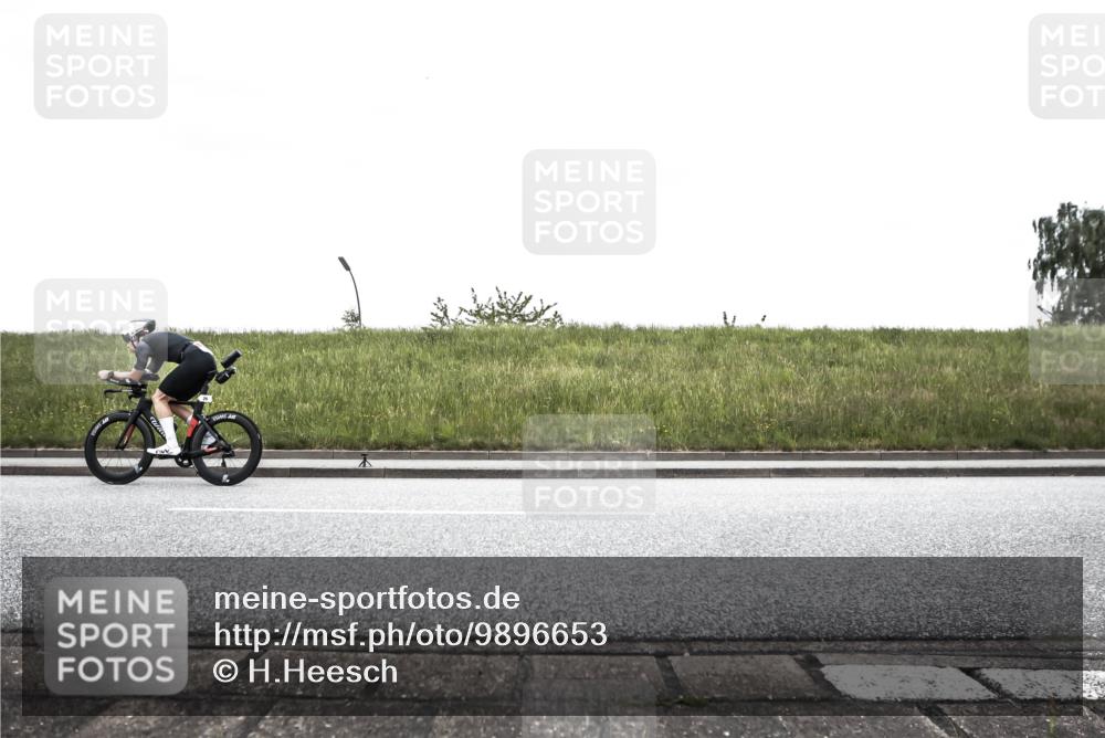 21.06.2026 - 29. Vierlanden-Triathlon H.Heesch http://msf.ph/oto/9896653 21.06.2026 10:06:17 Radfahren 9, 26, 60, 354 meine-sportfotos.de