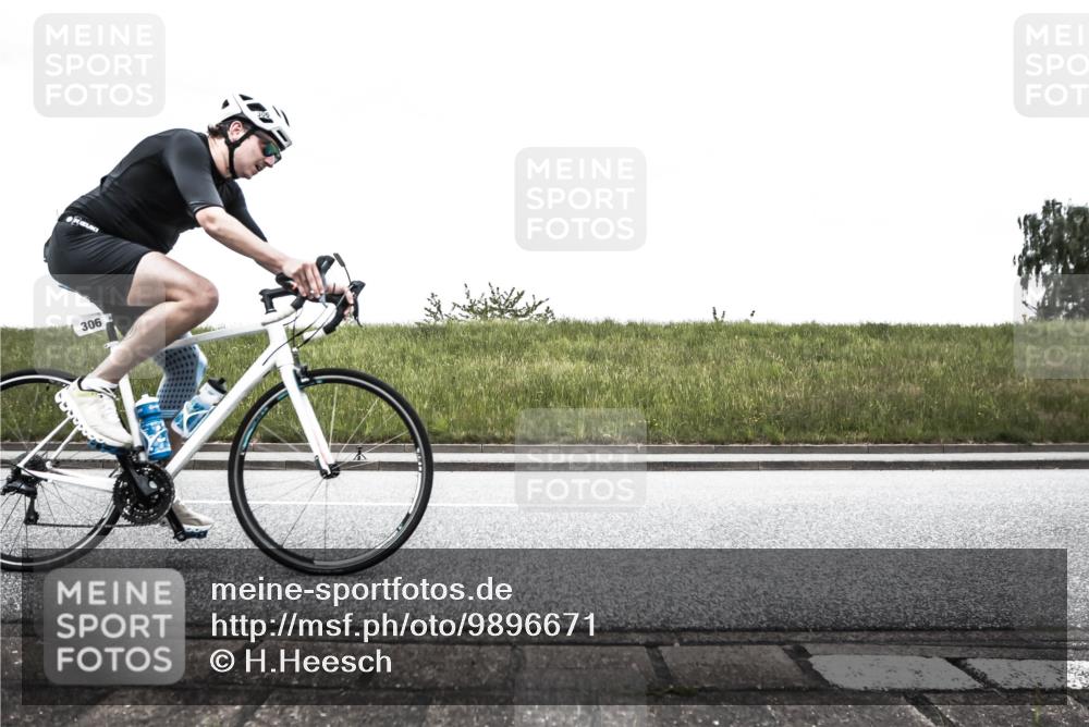21.06.2026 - 29. Vierlanden-Triathlon H.Heesch http://msf.ph/oto/9896671 21.06.2026 10:06:43 Radfahren 243, 306, 349, 361 meine-sportfotos.de