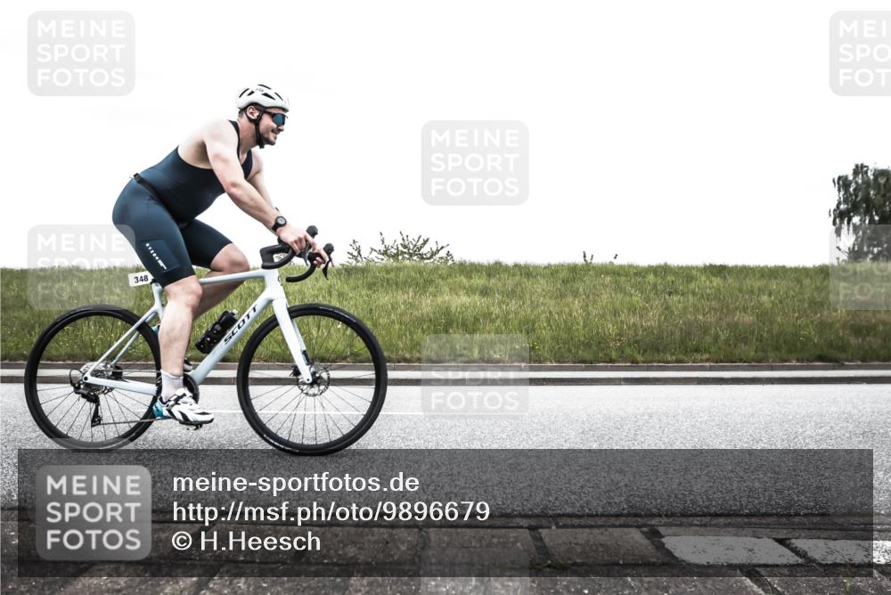 21.06.2026 - 29. Vierlanden-Triathlon H.Heesch http://msf.ph/oto/9896679 21.06.2026 10:07:07 Radfahren 344, 348 meine-sportfotos.de