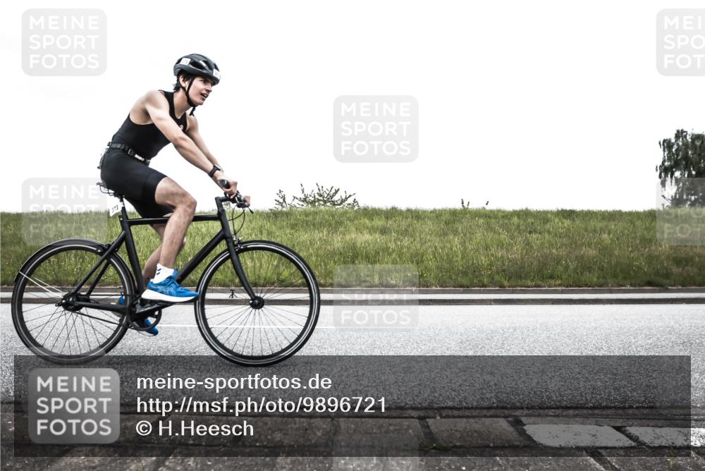 21.06.2026 - 29. Vierlanden-Triathlon H.Heesch http://msf.ph/oto/9896721 21.06.2026 10:08:14 Radfahren 38, 371, 373 meine-sportfotos.de