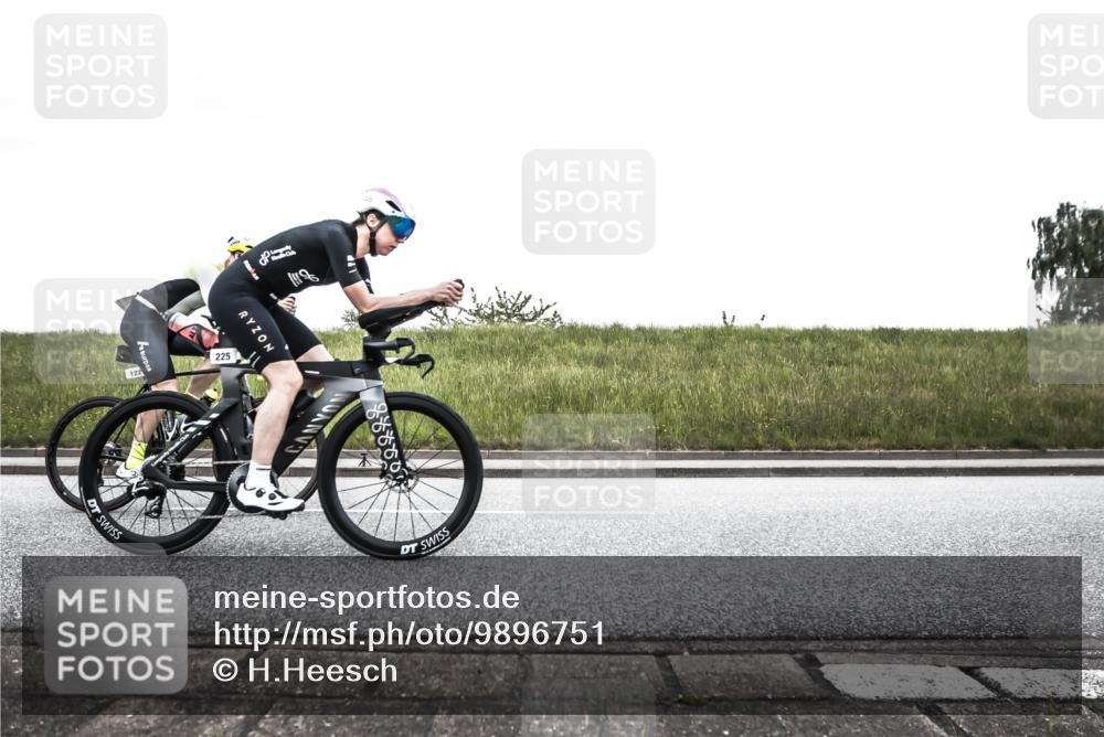 21.06.2026 - 29. Vierlanden-Triathlon H.Heesch http://msf.ph/oto/9896751 21.06.2026 10:09:37 Radfahren 18, 121, 122, 157, 225 meine-sportfotos.de