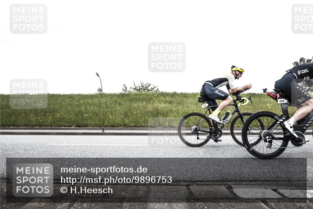 21.06.2026 - 29. Vierlanden-Triathlon H.Heesch http://msf.ph/oto/9896753 21.06.2026 10:09:38 Radfahren 18, 121, 122, 157, 225 meine-sportfotos.de