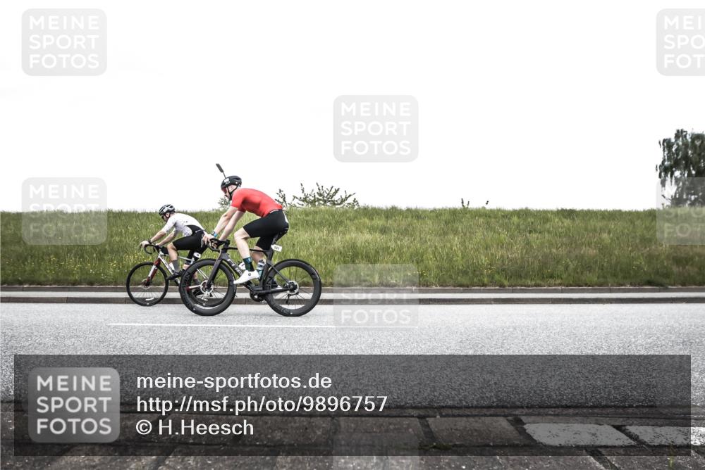21.06.2026 - 29. Vierlanden-Triathlon H.Heesch http://msf.ph/oto/9896757 21.06.2026 10:09:45 Radfahren 18, 121, 157, 327 meine-sportfotos.de