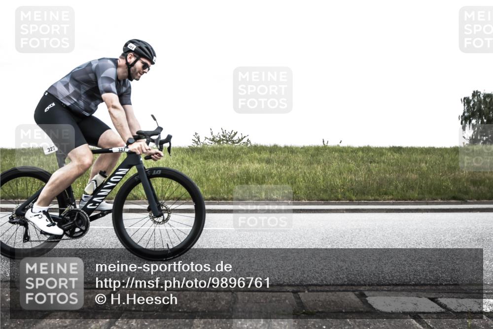 21.06.2026 - 29. Vierlanden-Triathlon H.Heesch http://msf.ph/oto/9896761 21.06.2026 10:09:51 Radfahren 40, 69, 327 meine-sportfotos.de