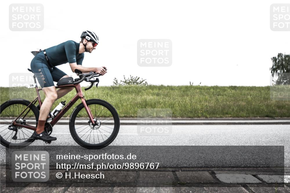 21.06.2026 - 29. Vierlanden-Triathlon H.Heesch http://msf.ph/oto/9896767 21.06.2026 10:10:04 Radfahren 29, 309 meine-sportfotos.de