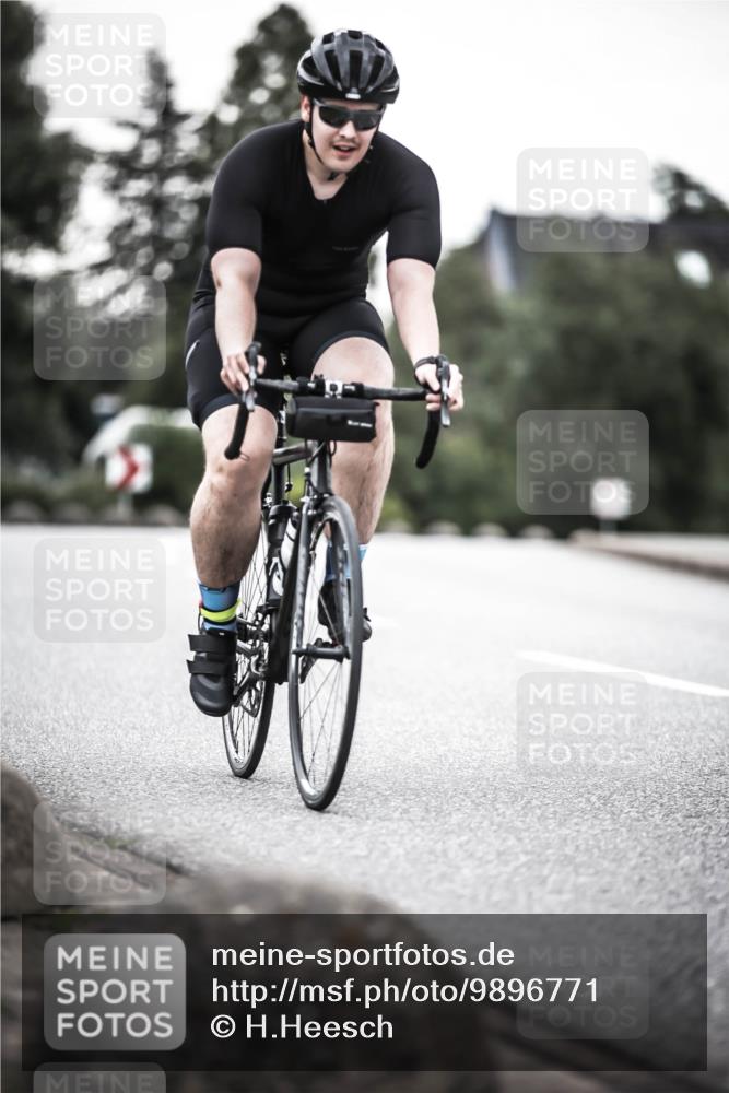 21.06.2026 - 29. Vierlanden-Triathlon H.Heesch http://msf.ph/oto/9896771 21.06.2026 09:58:05 Radfahren 19, 54, 267 meine-sportfotos.de