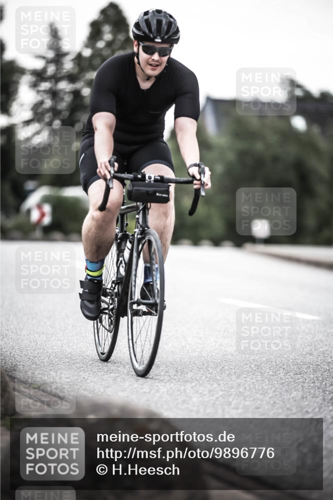 21.06.2026 - 29. Vierlanden-Triathlon H.Heesch http://msf.ph/oto/9896776 21.06.2026 09:58:05 Radfahren 19, 54, 267 meine-sportfotos.de