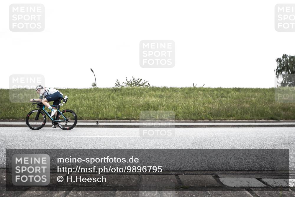 21.06.2026 - 29. Vierlanden-Triathlon H.Heesch http://msf.ph/oto/9896795 21.06.2026 10:10:48 Radfahren 146, 283, 290 meine-sportfotos.de