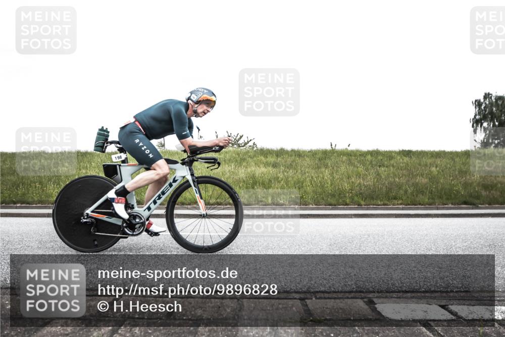 21.06.2026 - 29. Vierlanden-Triathlon H.Heesch http://msf.ph/oto/9896828 21.06.2026 10:11:38 Radfahren 179, 198, 420, 437, 1353 meine-sportfotos.de