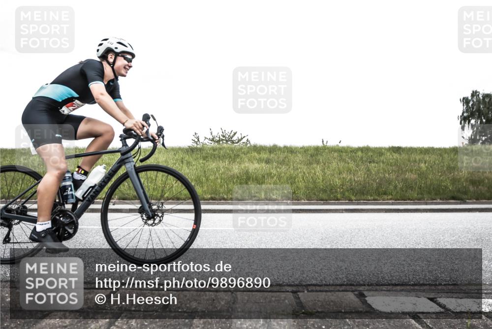 21.06.2026 - 29. Vierlanden-Triathlon H.Heesch http://msf.ph/oto/9896890 21.06.2026 10:13:07 Radfahren 36, 48, 70, 180, 232, 429 meine-sportfotos.de