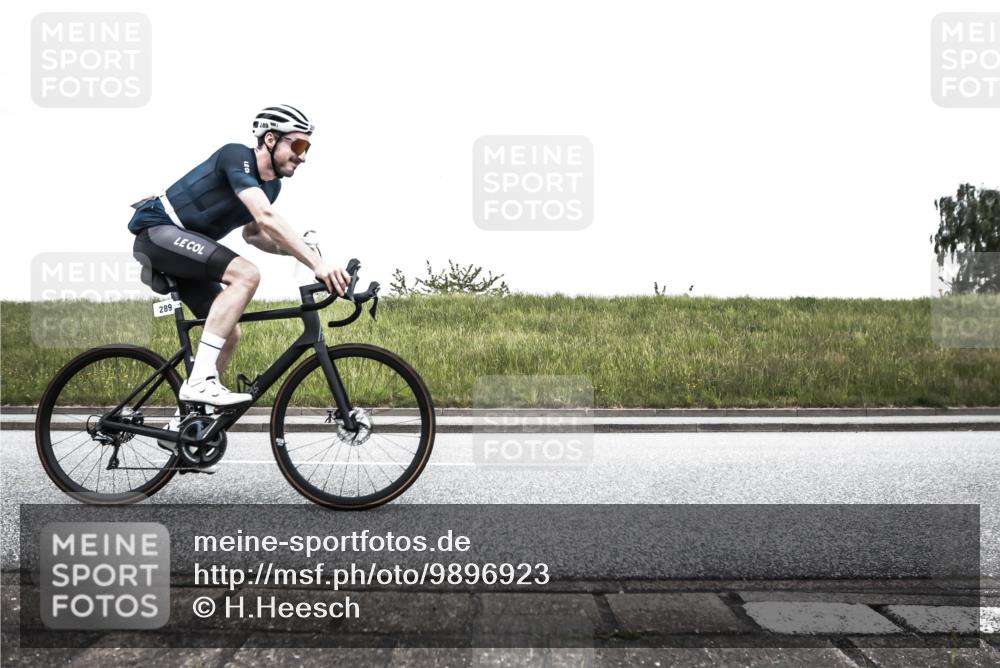 21.06.2026 - 29. Vierlanden-Triathlon H.Heesch http://msf.ph/oto/9896923 21.06.2026 10:13:43 Radfahren 44, 86, 289 meine-sportfotos.de