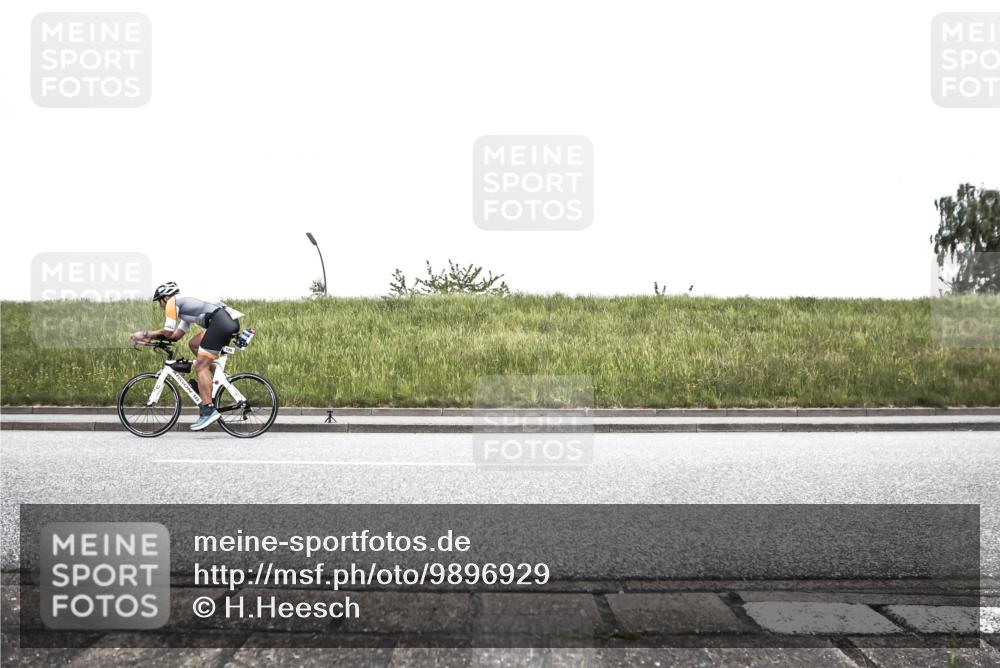 21.06.2026 - 29. Vierlanden-Triathlon H.Heesch http://msf.ph/oto/9896929 21.06.2026 10:13:57 Radfahren 120, 330 meine-sportfotos.de