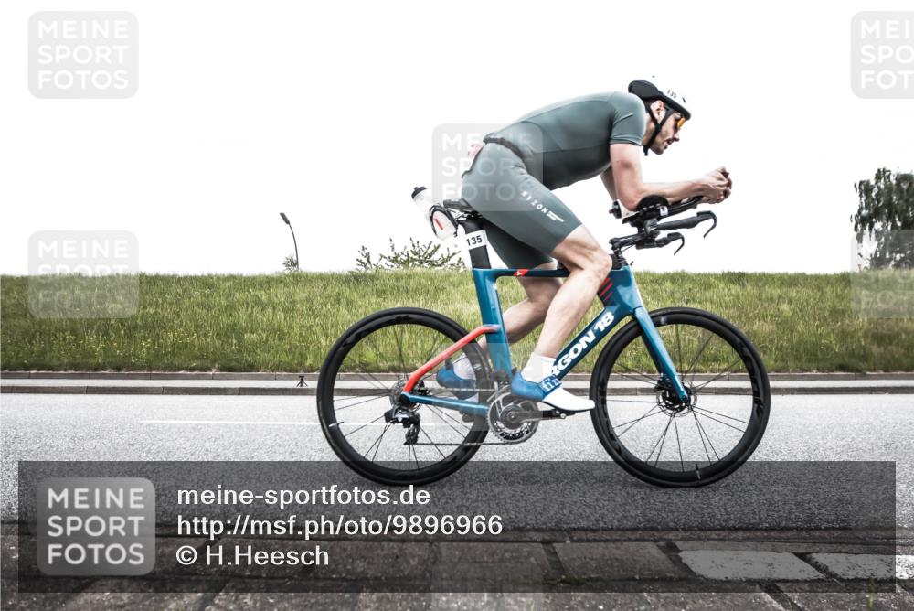 21.06.2026 - 29. Vierlanden-Triathlon H.Heesch http://msf.ph/oto/9896966 21.06.2026 10:14:58 Radfahren 71, 135, 200, 216 meine-sportfotos.de