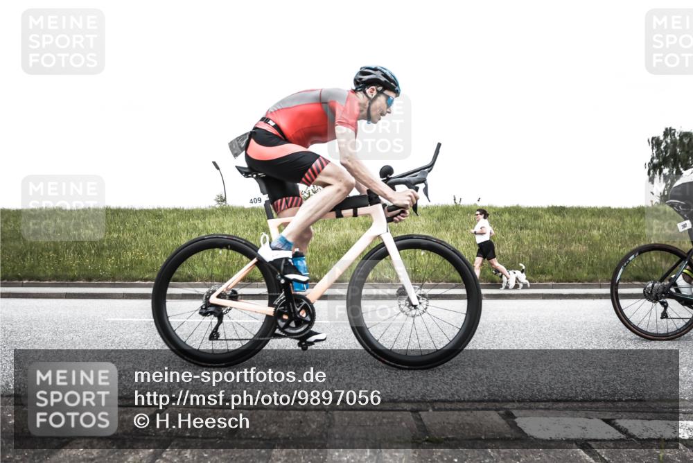 21.06.2026 - 29. Vierlanden-Triathlon H.Heesch http://msf.ph/oto/9897056 21.06.2026 10:16:32 Radfahren 83, 249, 392, 409, 417, 473 meine-sportfotos.de