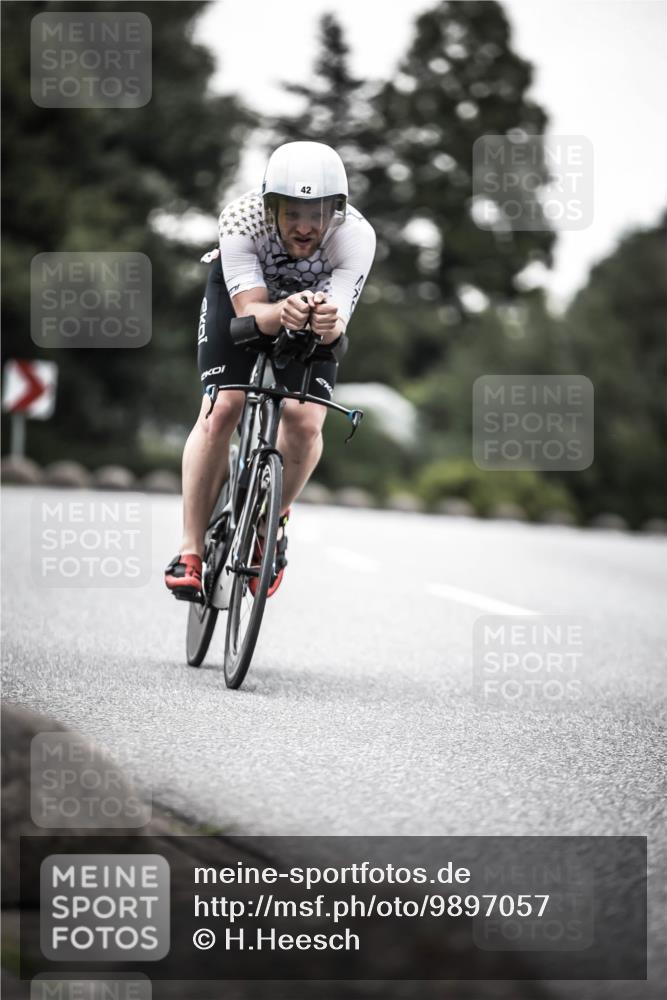 21.06.2026 - 29. Vierlanden-Triathlon H.Heesch http://msf.ph/oto/9897057 21.06.2026 09:59:36 Radfahren 34, 42, 155, 166, 173, 223, 255 meine-sportfotos.de