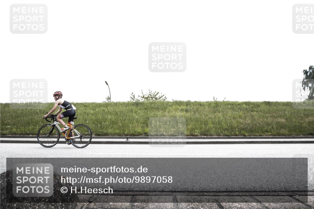 21.06.2026 - 29. Vierlanden-Triathlon H.Heesch http://msf.ph/oto/9897058 21.06.2026 14:57:46 Radfahren  meine-sportfotos.de