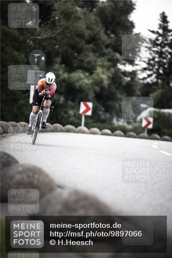 21.06.2026 - 29. Vierlanden-Triathlon H.Heesch http://msf.ph/oto/9897066 21.06.2026 09:59:37 Radfahren 34, 42, 155, 173, 223, 255 meine-sportfotos.de