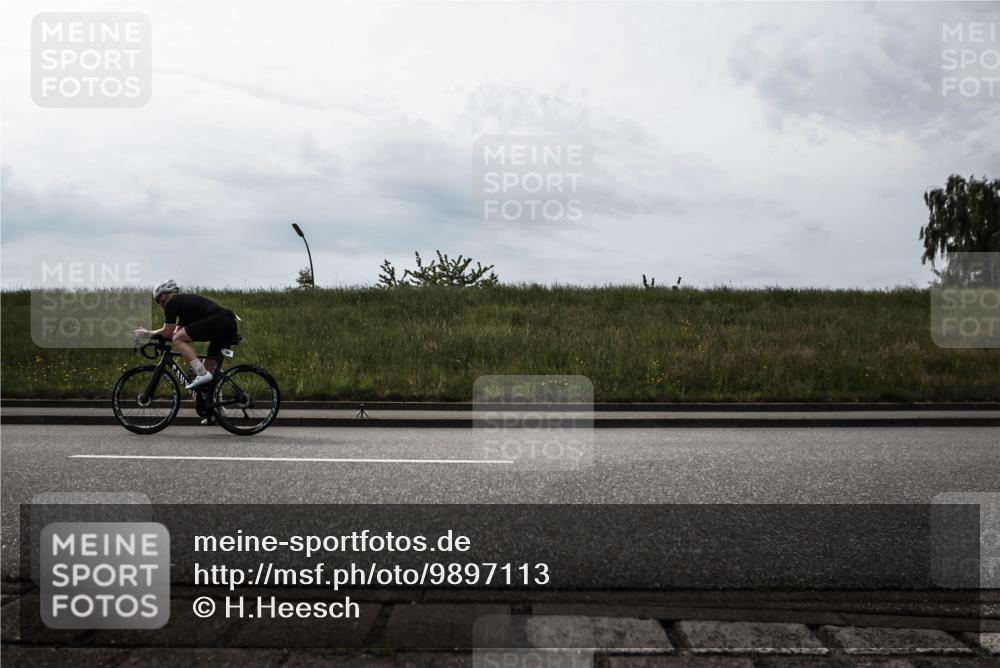 21.06.2026 - 29. Vierlanden-Triathlon H.Heesch http://msf.ph/oto/9897113 21.06.2026 09:19:39 Radfahren 77, 84 meine-sportfotos.de