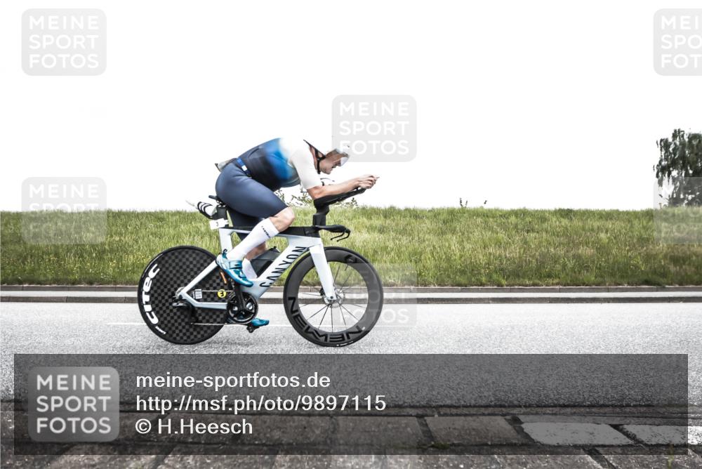 21.06.2026 - 29. Vierlanden-Triathlon H.Heesch http://msf.ph/oto/9897115 21.06.2026 10:17:56 Radfahren 3, 422, 444, 471, 474 meine-sportfotos.de