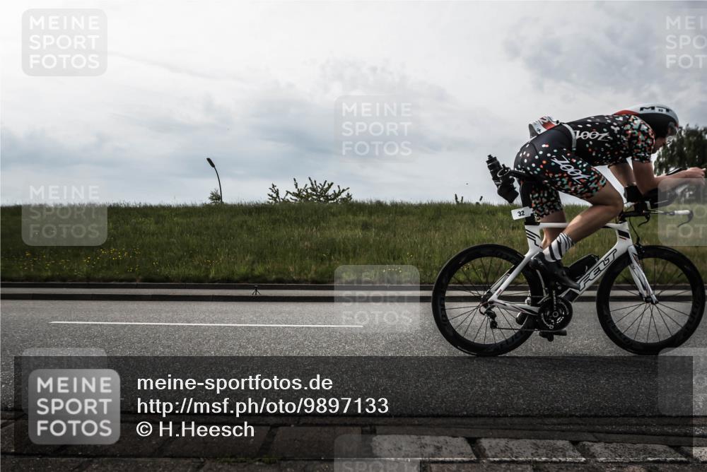 21.06.2026 - 29. Vierlanden-Triathlon H.Heesch http://msf.ph/oto/9897133 21.06.2026 09:20:02 Radfahren 32, 267, 298 meine-sportfotos.de