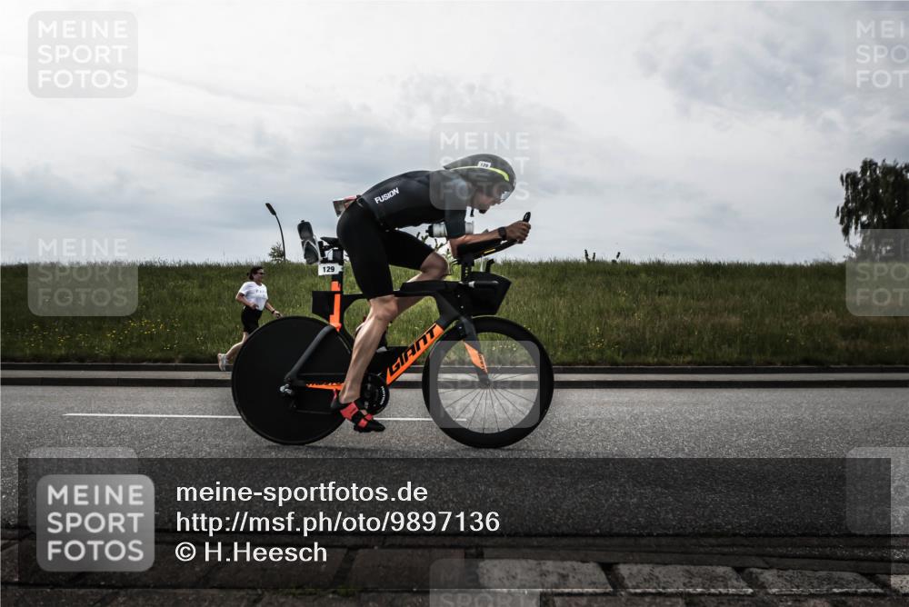 21.06.2026 - 29. Vierlanden-Triathlon H.Heesch http://msf.ph/oto/9897136 21.06.2026 09:20:19 Radfahren 129, 132 meine-sportfotos.de