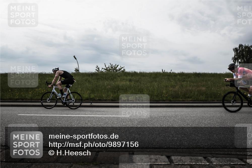 21.06.2026 - 29. Vierlanden-Triathlon H.Heesch http://msf.ph/oto/9897156 21.06.2026 09:21:06 Radfahren 7, 13, 82, 109, 142, 257 meine-sportfotos.de